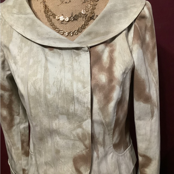 Lauren Taylor 4pc skirt suit with removable fur collar. - Picture 10 of 12